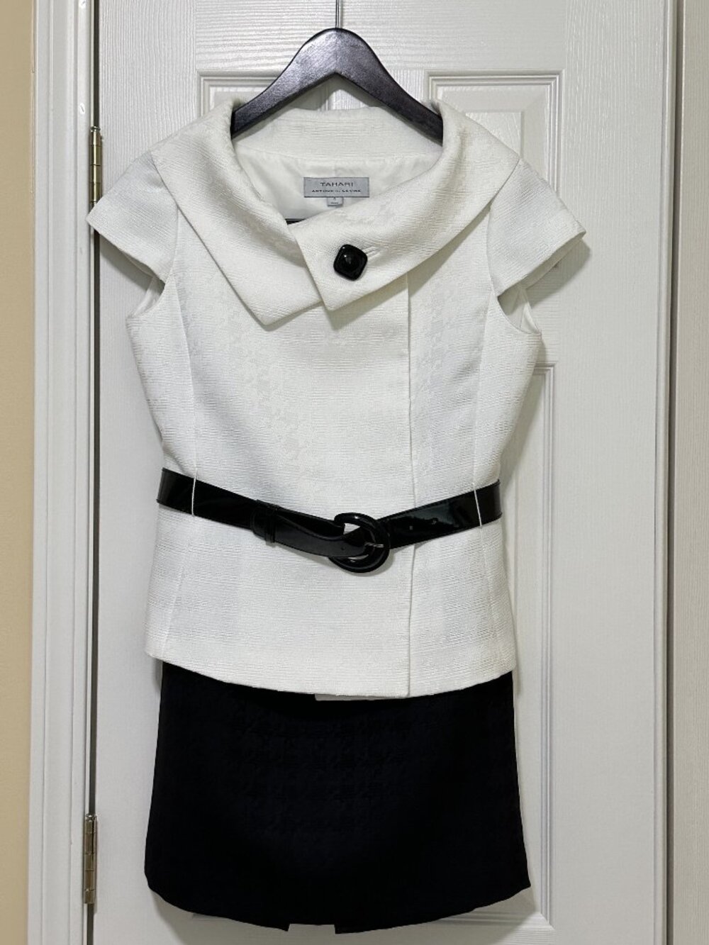 TAHARI ASL Jacquard Skirt Suit Set White Black Size 6